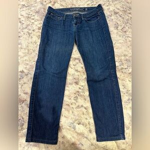 GUESS Jeans Stretch Cropped Straight Leg Lightweight Size 30/8 LowRise Like New